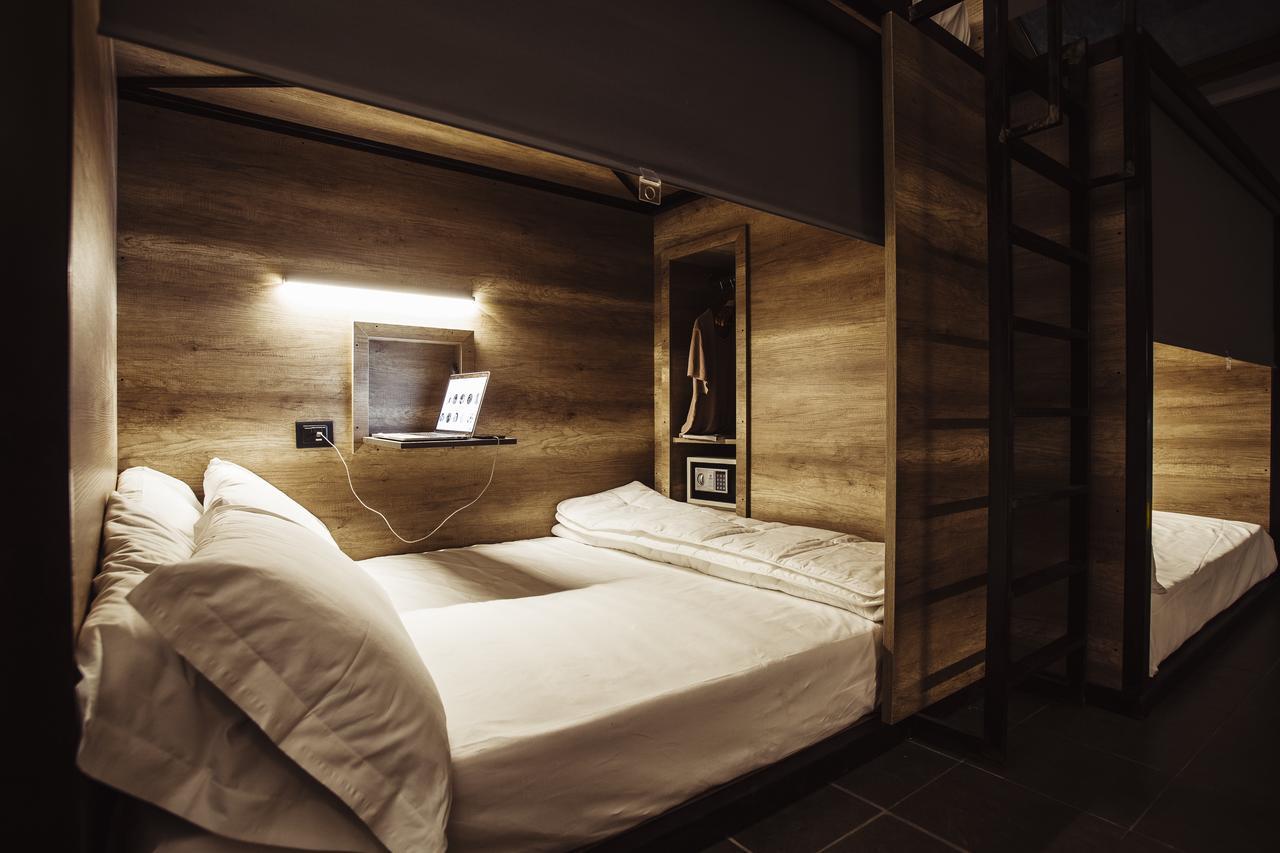 Bed in een Gemengde Slaapzaal met 6 Bedden
